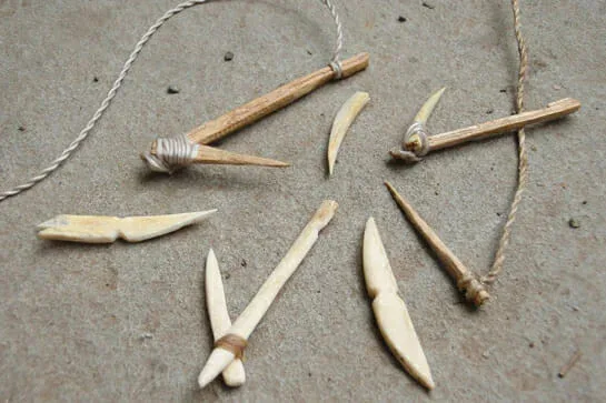 How to Catch Fish Without Gear: Island Survival Fishing Guide 3 DIY fish hooks. Found on outdoorlife.com