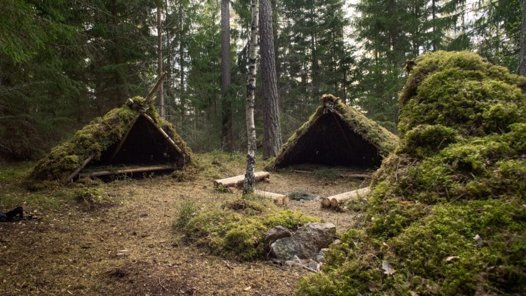 How to build a Shelter: Your Home Away From Home 3 Photo by Caspian Dahlstrom