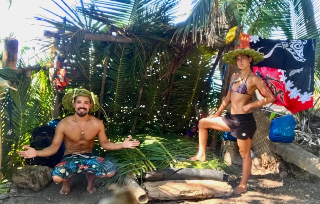 Short term survival shelter on a desert island